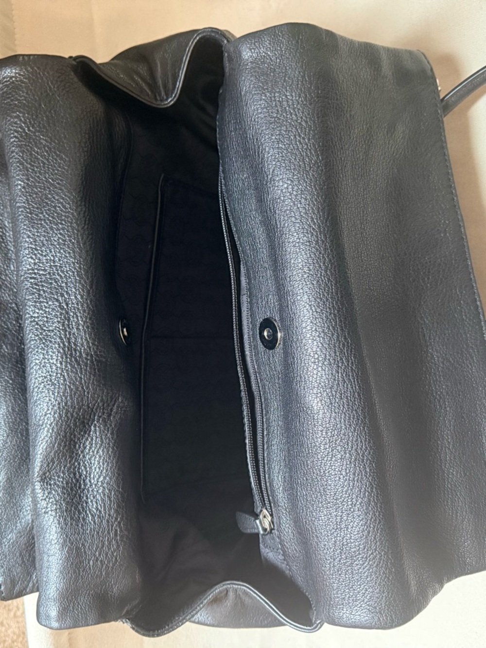 Michael Kors Black Leather Tippi Bag - Picture 5 of 7